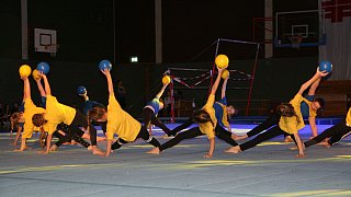 Paderborn: Weihnachtsschauturnen des TSV 1887 Schloß Neuhaus