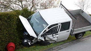 Schloß Holte-Stukenbrock: Zwei Schwerverletzte bei Frontalzusammenstoß