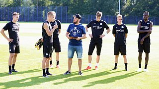 Arminia: Fans begrüßen Neuzugänge beim Trainingsauftakt 2018