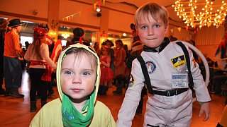Brakel: Carsten Reineke und Anna Tölle als Kinderprinzenpaar in Brakel feierlich proklamiert