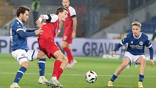 Arminia Bielefeld schlägt Viktoria Köln 2:0.