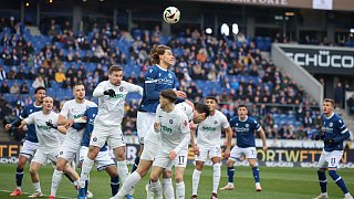 Arminia schlägt Erzgebirge Aue 2:1.
