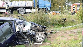 Lastwagen auf der B61 in Rheda-Wiedenbrück verunfallt