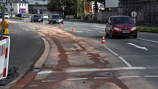 Kilometerlange Ölspur nach Unfall in Gütersloh
