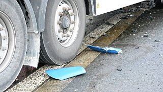 Lastwagen auf der B61 in Rheda-Wiedenbrück verunfallt
