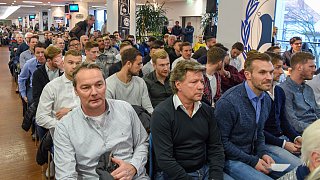 Arminia: Präsidium wieder gewählt und Stadionverkauf zugestimmt
