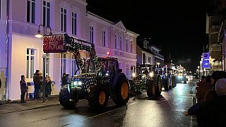 Weihnachtliche Trecker im Kreis Gütersloh