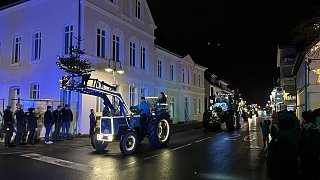 Weihnachtliche Trecker im Kreis Gütersloh