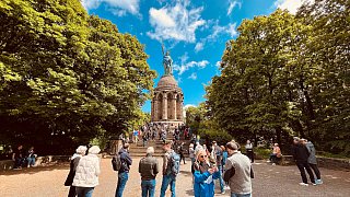 Arminia-Fans pilgern in Massen zum Hermannsdenkmal