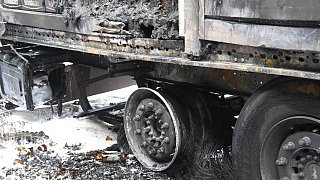 Lkw-Auflieger brennt auf der A2 bei Rheda-Wiedenbrück