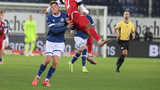 Arminia Bielefeld schlägt Viktoria Köln 2:0.