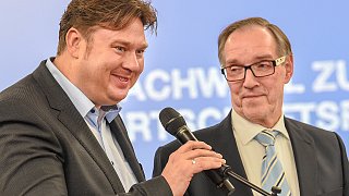 Arminia: Präsidium wieder gewählt und Stadionverkauf zugestimmt