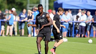 Arminia: Fans begrüßen Neuzugänge beim Trainingsauftakt 2018