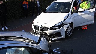 Drei Verletzte bei Unfall auf der Kahlertstraße in Gütersloh