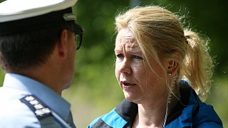 Gütersloh: Gütersloher feiern am 1. Mai - unter den Augen der Polizei