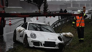 Porsche überschlägt sich auf der A33 bei Steinhagen