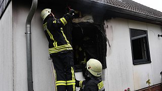 Großeinsatz der Feuerwehr durch Zimmerbrand in Blankenhagen
