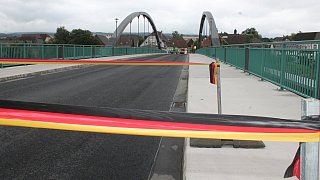 Beverungen: Eröffnung der Weserbrücke und Protestkorso