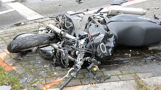 Motorradfahrer stirbt bei schwerem Unfall in Rheda-Wiedenbrück