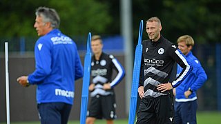 Das erste Arminia-Training mit Neuzugang Mike van der Hoorn