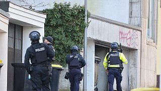 Polizei-Großeinsatz nach Schüssen vorm Bielefelder Landgericht