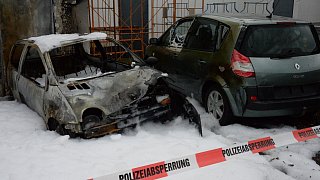 Gütersloh: Drei Autos brennen in der Nacht zu Sonntag