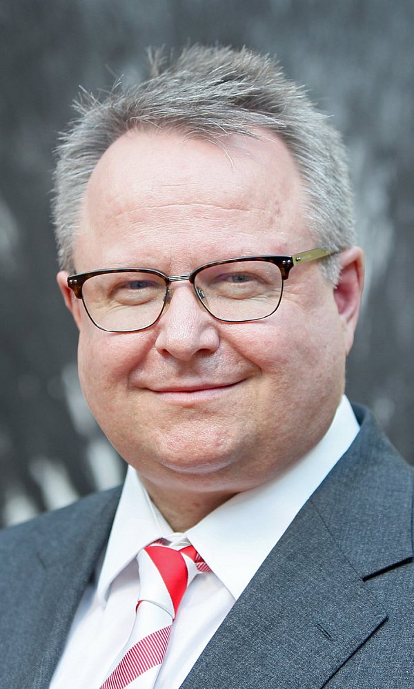 Prämien-Sprung: Sparkassen-Vorstand Peter Becker - © Kiel
