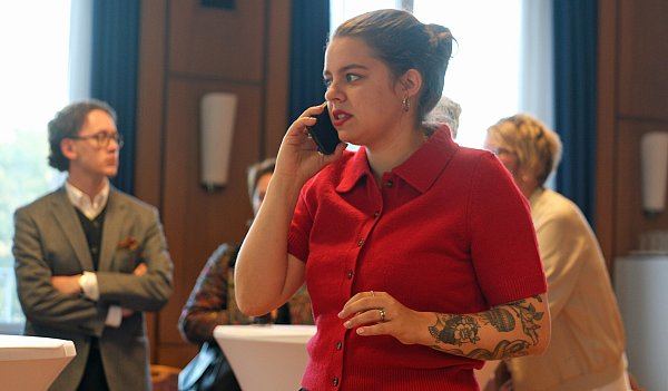 Alicia Busse von der Linkspartei ist mit dem Abschneiden ihrer Partei mehr als zufrieden. Gleich drei Ratsmandate gehen an die Linken – eines davon an Busse selbst. - © Thorsten Gödecker