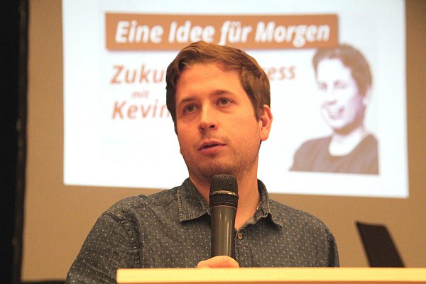Kreis bei Zukunftskonferenz: Juso-Bundesvorsitzender Kevin Kühnert. - © Burkhard
