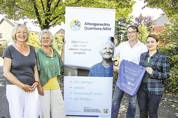 Suchen nach einem Weg für die Zukunft: Bernadette Büren (v.l.), Martina Buhl und Nalan Gürbüz-Bicakci vom Büro für Integrierte Sozialplanung sowie BGW-Sozialmanager Oliver Klingelberg. - © Susanne Lahr