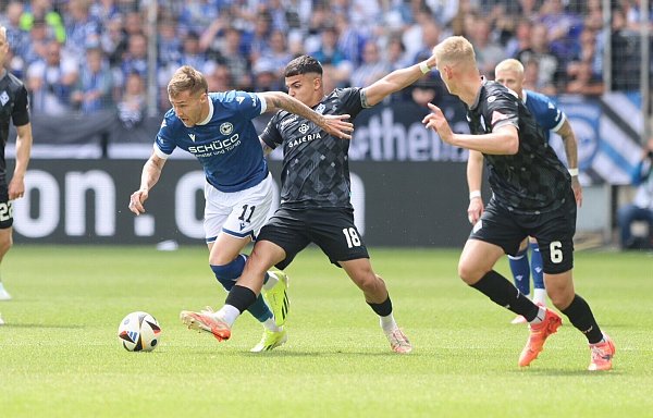 Arminia Bielefelds Joel "Jonny" Grodowski im Spiel gegen Waldhof Mannheim. - © Oliver Krato