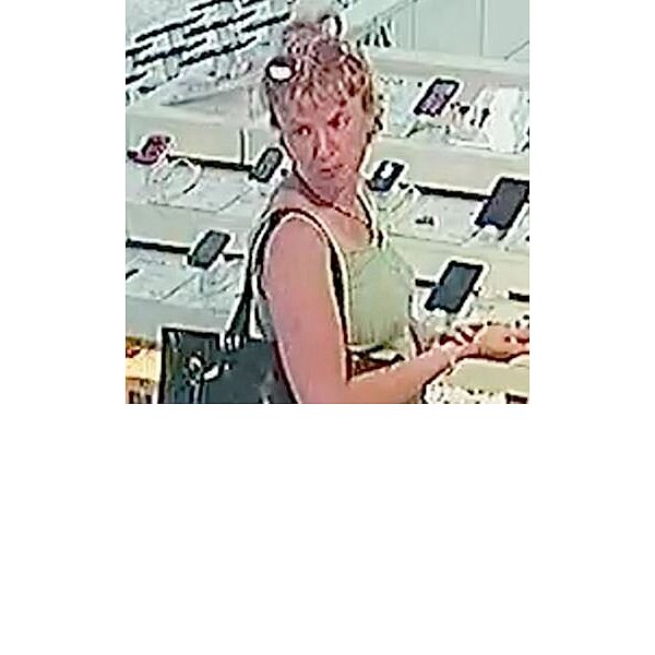 Wer kann Hinweise auf die Identität der Tatverdächtigen geben? - © Polizei Herford