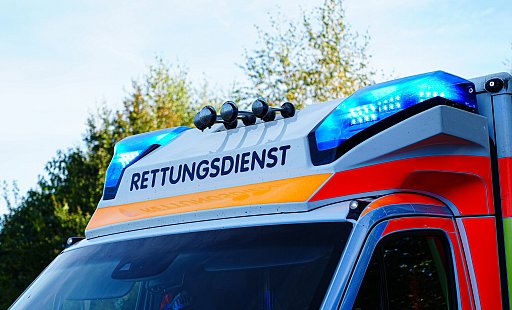 Rettungswagen in NRW: Streit um die Kostenübernahme für „Fehlfahrten“ könnte bald Bürger belasten. - picture alliance / Eibner-Pressefoto