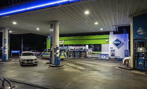 Die Polizei Bielefeld fahndet intensiv nach einen Täter, der eine Tankstelle im Bielefelder Norden überfallen hat. - Jörg Dieckmann