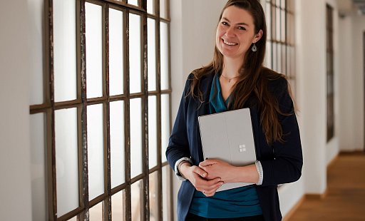 Imke Hoffmann berät Frauen zu finanzieller Unabhängigkeit. Die 41-Jährige hat eine Banklehre absolviert, Wirtschaftsmathematik studiert und arbeitet als Lehrerin am Friedrich-List-Berufskolleg in Herford. - Nora Berg