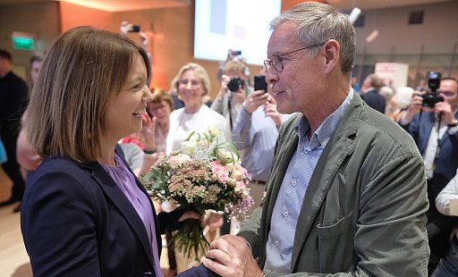 Freude bei der CDU im Kreis Gütersloh: Die neue Landrätin Ina Laukötter mit ihrem Vorgänger Sven Georg Adenauer. - Andreas Frücht