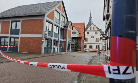 Geldautomat der Volksbank in Nieheim gesprengt