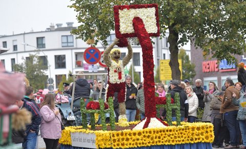 35 farbenfrohe Bilder vom Erntedankfestumzug im Kreis Gütersloh 2025