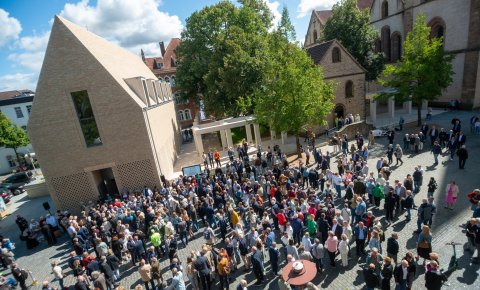 Herford: Fest zur Eröffnung des Archäologischen Fensters am Münster