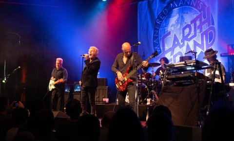 Klangzauber zwischen Gitarre und Moog