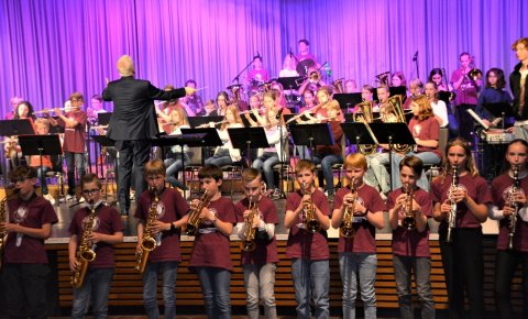 Oerlinghausen: Sommerkonzert NLG, 20 Jahre Bläserklassen