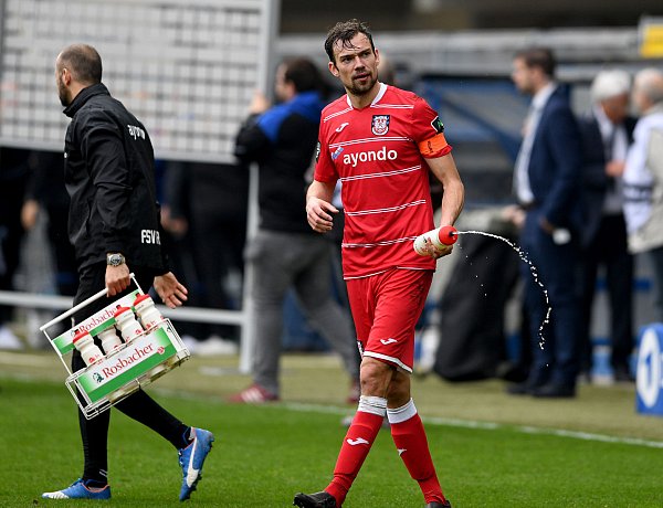 Am 8. April kassierte Sebastian Schachten mit dem FSV Frankfurt eine 0:3-Pleite in der Benteler-Arena. - © Marc Köppelmann