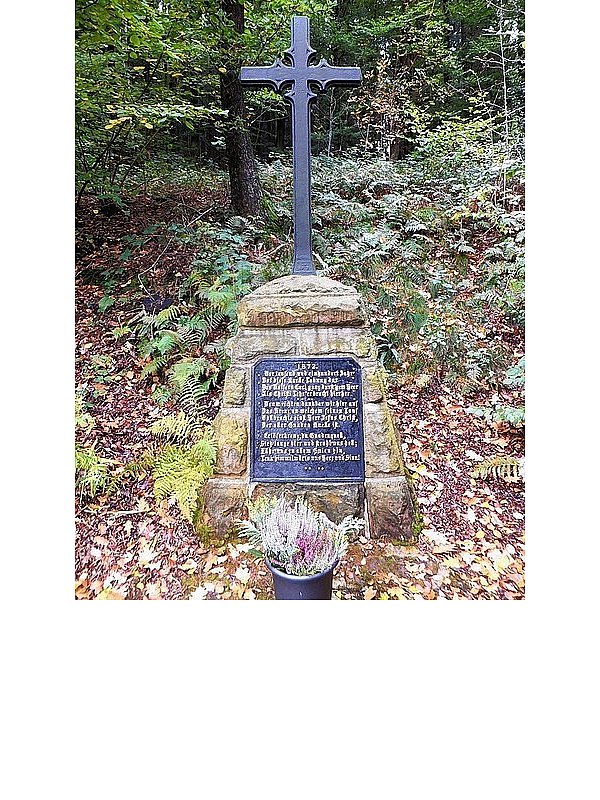 Das Kreuz am Bollerborn. - © FOTOS: RUDOLF KOCH