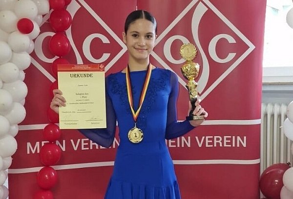 Ilyana Dyck steht mit ihrem Turniersieg in Osnabrück stellvertretend für die vielen Solo-Erfolge des Bielefelder TC Metropol. - © BTCM