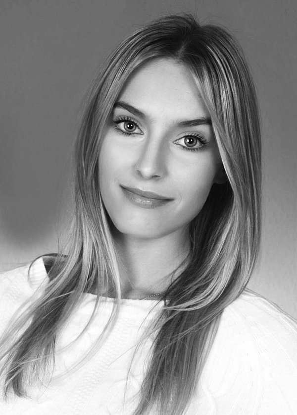 Zoi Theofilopoulos.