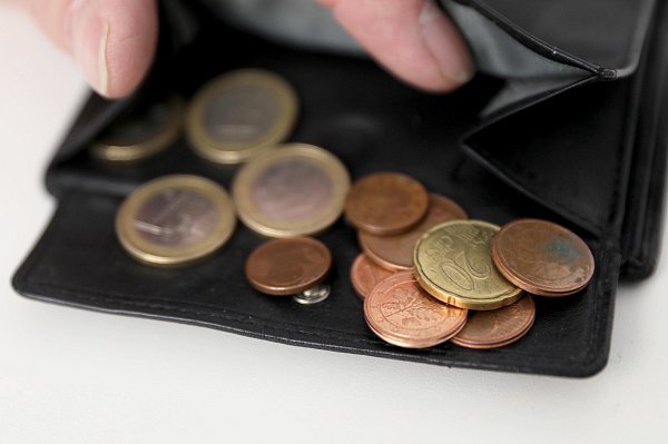 Wer mit dem Rauchen aufhört, kann dadurch viel Geld sparen. - © Frank Michael Kiel-Steinkamp