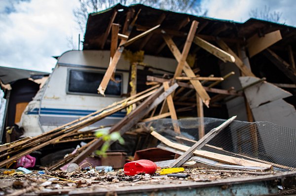 Abriss: Die Arbeiten auf dem Campingplatz sind aufwendiger als gedacht. - © picture alliance/dpa