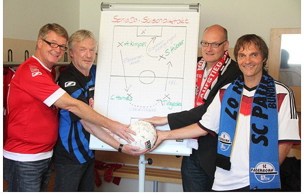 Andreas Kimpel (v. l.), Carsten Hormes, Stefan Hübner und Theo Vagedes lassen die Kabarett-Bundesliga erstmals auch in den Kultur-Räumen Gütersloh spielen. - © FOTO: ROLF BIRKHOLZ