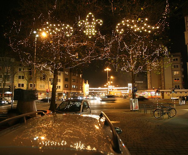 Festlich: Erstmals seit Jahrzehnten fehlt das Weihnachtstor am Lübbertor. Fraglich ist, ob es zum nächsten Advent wieder aufgestellt wird. - © Frank-Michael Kiel-Steinkamp