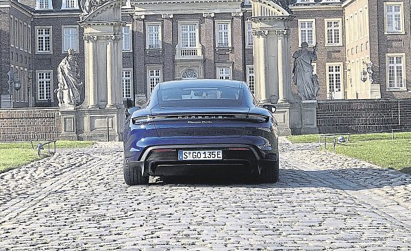 Das Heck zeigt noch am ehesten klassische Porsche-Formensprache.  - © Hausfeld